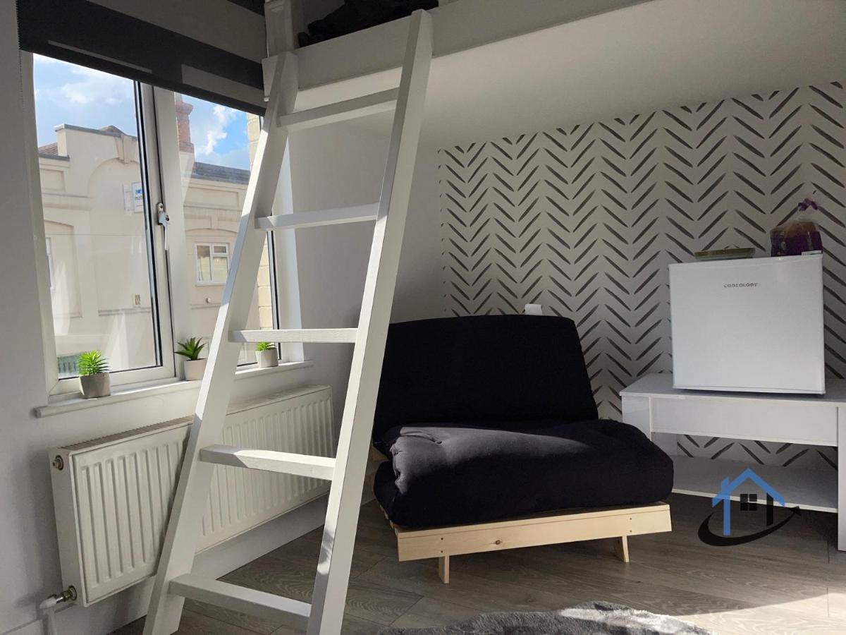 Acaster House, X4 Rooms With En-Suites X1 Room Private Bathroom, Street Parking, Close To Train Station Кеттерінг Екстер'єр фото