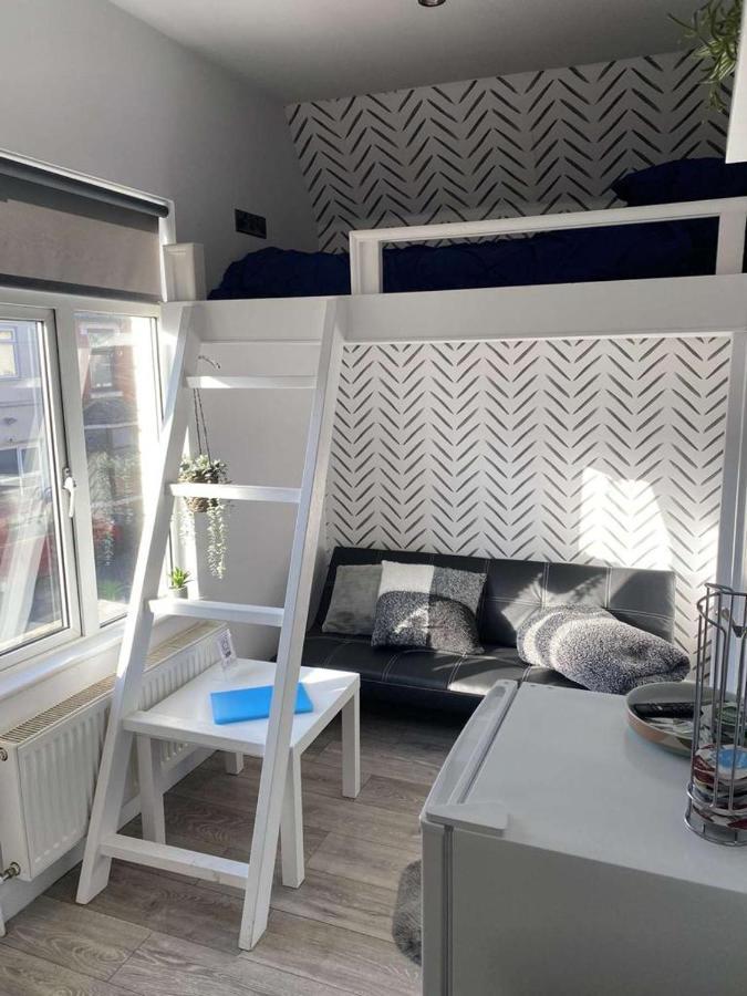 Acaster House, X4 Rooms With En-Suites X1 Room Private Bathroom, Street Parking, Close To Train Station Кеттерінг Екстер'єр фото